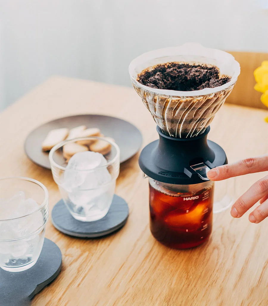Hario V60 Switch 02 – Pipette à immersion en verre (noire)